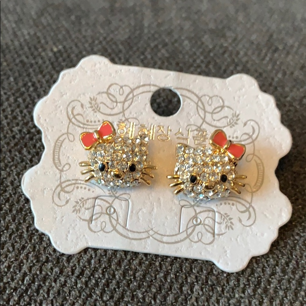 New Hello Kitty crystal stud earrings